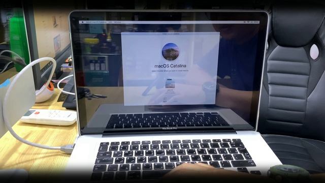 How to fix Macbook Pro / Air / iMac flashing folder, Blinking Question Mark, White Screen & format. смотреть онлайн