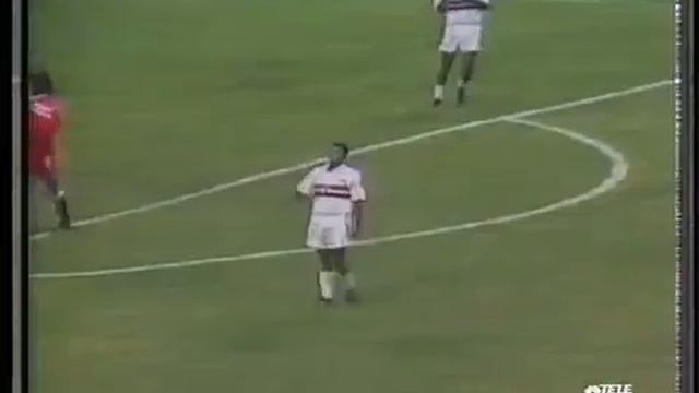 1993 Friendly Game Sevilla vs SanPaulo (Maradona and Rai played) смотреть онлайн