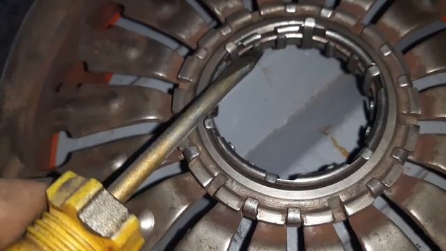 Subaru clutch engagement issues (Fix) Thrust/Throw out bearing смотреть онлайн