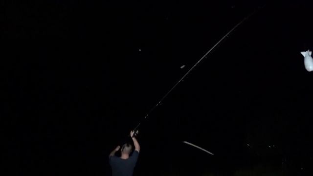 Рыбалка с козаком Валеркой на толстолобика. Секретная прикормка "пьяная кукуруза" смотреть онлайн