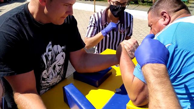 Кучуряну В (Григнориополь) -Калинкин Н (Дубоссары) / кат 90+ / Чемпионат ПМР по Армрестлингу смотреть онлайн