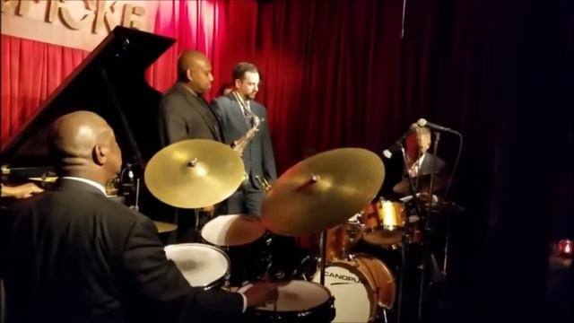 Drum Battle: Kenny Washington vs. Joe Farnsworth смотреть онлайн