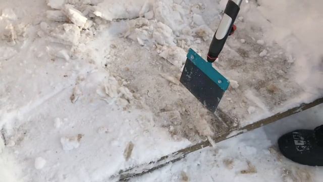 Скребок для льда и снега Gardena