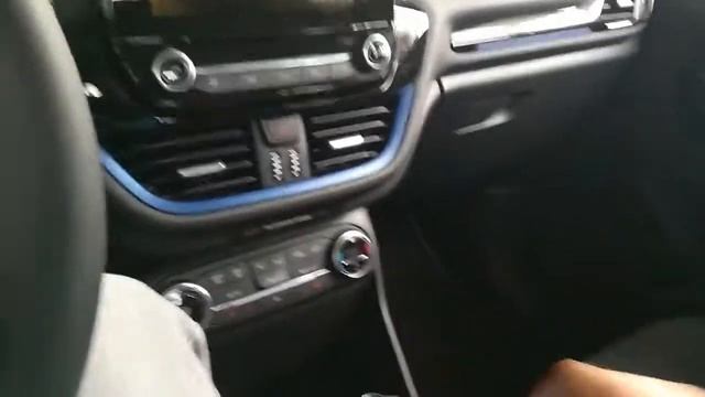 Ford Fiesta 2018 - wnętrze смотреть онлайн