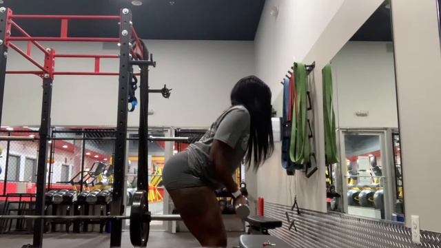 Beginner Friendly Workout: Chest & Triceps смотреть онлайн