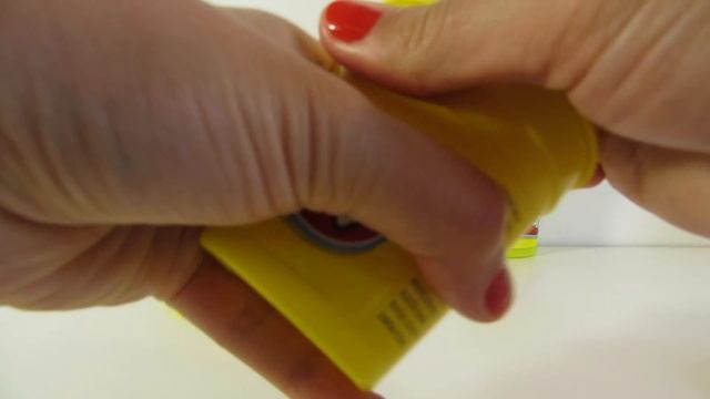 Как Лепить веселую бабочку из детского набора для лепки из пластилина Play Doh смотреть онлайн