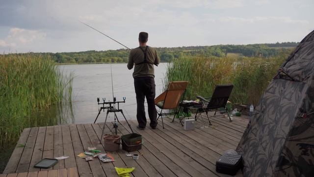 РЫБАЛКА С ЖЕНОЙ ЗАШЛА СЛИШКОМ ДАЛЕКО! Ночью пришел ВЕЛИКАН! Рыбалка с ночевкой - 24 ЧАСА В ПАЛАТКЕ смотреть онлайн