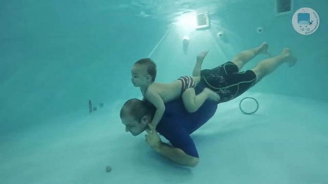 Грудничковое плавание (Илья, 1 год) смотреть онлайн