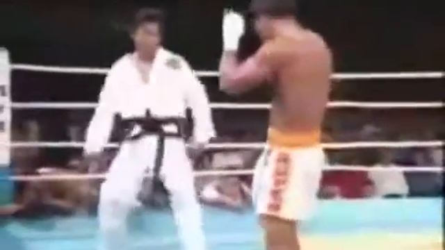 Muay Thai Changpuek VS Taekwondo Shin Ushkoshi смотреть онлайн