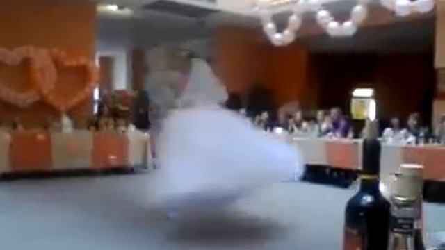 svadebniy-tanec-vals.flv смотреть онлайн