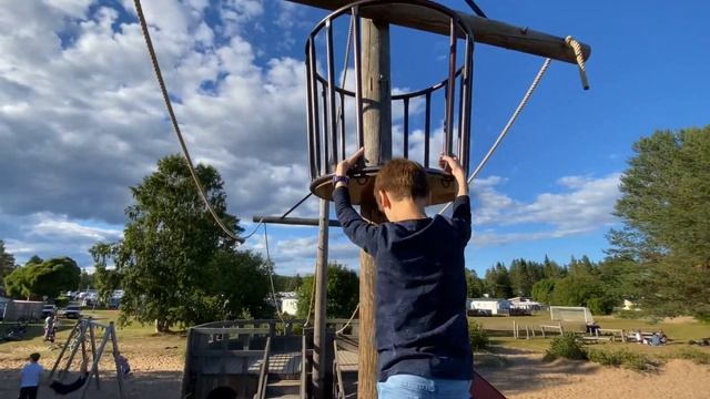 Море и настоящий корабль: обзор детской площадки в Биске, Северная Швеция (Byske, Skellefteå) смотреть онлайн