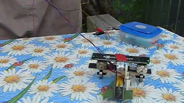 самолет из старых радиодеталей