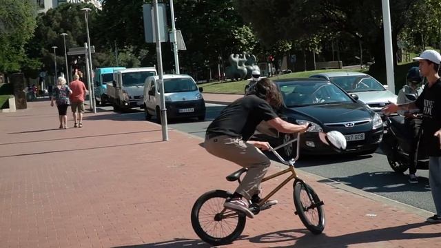 TWINS // WETHEPEOPLE BMX смотреть онлайн