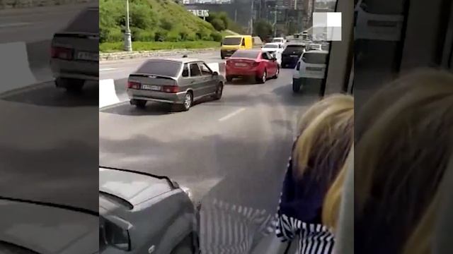 Ростов-на-Дону: пробка сковала проспект Стачки смотреть онлайн