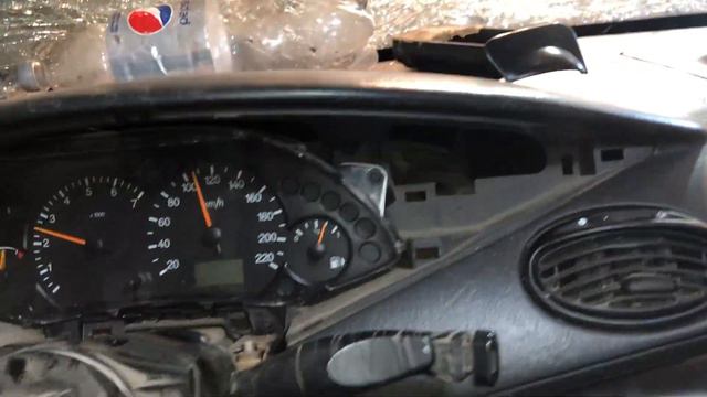 Как снять щиток приборов на автомобиле Форд фокус 1 смотреть онлайн