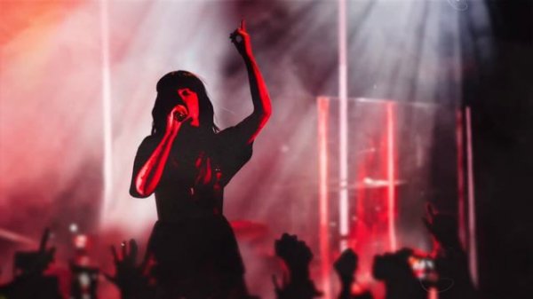 Halsey - Hold Me Down (Live From Webster Hall / Visualizer)