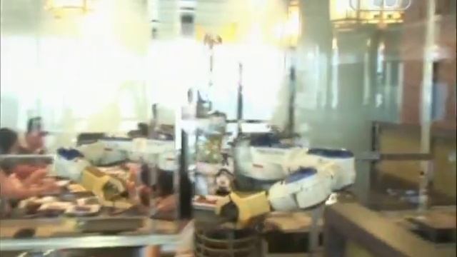 Робот официант