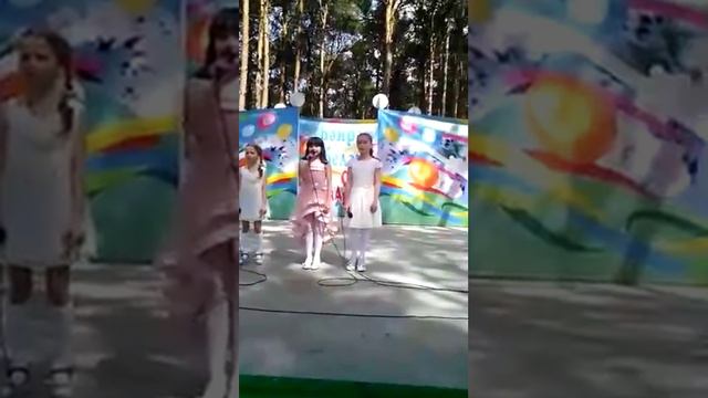 Девочки со школы номер 10 очень классно поют)) смотреть онлайн