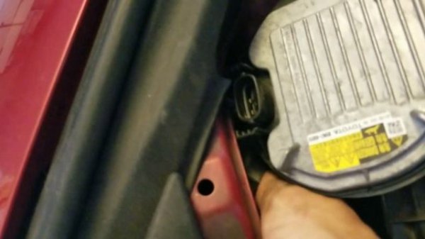 Lexus IS250 Headlight bulb Replacement (2014-2019)