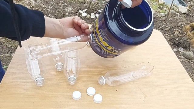 Ветряк из пластиковых бутылок и банки. Отпугиватель кротов и птиц. смотреть онлайн