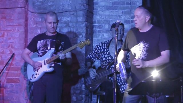 DniPro - Strange Kind Of Woman (Deer Purple cover) смотреть онлайн