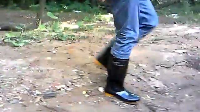 My SV. Deep flooding across tube & Ramenka-river in my chinas Kang Chen PVC boots. смотреть онлайн