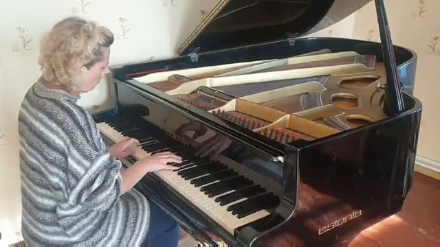 А.Жилин.Как на дубчике два голубчика.(вариации).(5 класс) смотреть онлайн