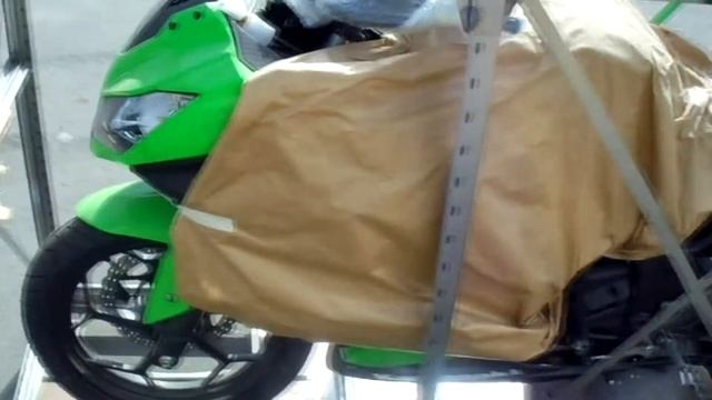 Новенькая Кawasaki Ninja 250 из коробки смотреть онлайн