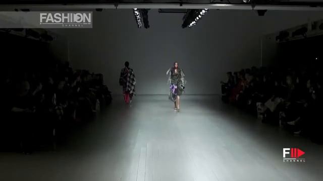 WINNIE HARLOW Model 2018 смотреть онлайн