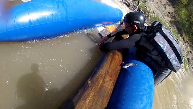 Кавказ, река Зеленчук, киль с бревном смотреть онлайн