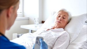 Сын отказался от пожилых родителей из за невестки  Даже уход из жизни матери не примирило его...