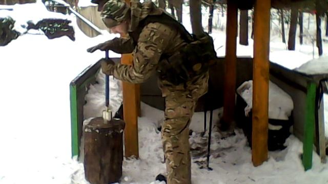 вскрыл консервы палкой. как открыть консервную банку камнем. смотреть онлайн