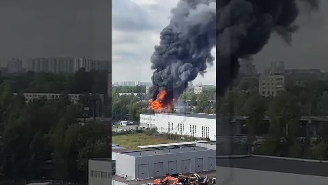 В Санкт-Петербурге большой пожар в районе нефтебазы «Ручьи»