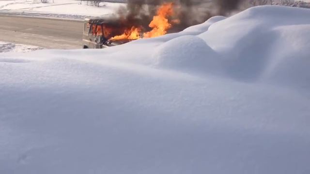 УАЗ горит смотреть онлайн