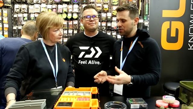 ФИДЕРНЫЙ ОБОЗРЕВАТЕЛЬ С ВЫСТАВКИ 2020 ОТ АЛЕКСЕЯ ФАДЕЕВА. SIMMS , GREENFISHING, GURU.Часть вторая смотреть онлайн