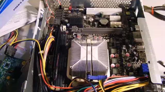 Building the XBox Gaming PC смотреть онлайн