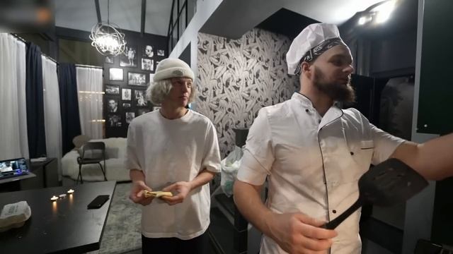 ХАЗЯЕВА УСТРОИЛИ КУКИНГ | ДАНИЛА ГОРИЛЛА ИСПОРТИЛ МАСЛЕНИЦУ смотреть онлайн