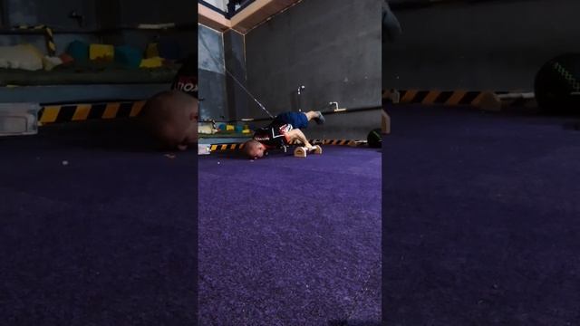 Отжимания в стойке на руках #workout #воркаут #ярославль #стойканаруках #рекомендации #топ #тренды смотреть онлайн