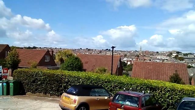 011. Англия // Юг Атлантического океана // Вид с холма на город смотреть онлайн