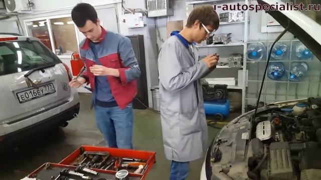1 4 TSI VW Проверка состояния свечей зажигания и компрессии на двигателе смотреть онлайн