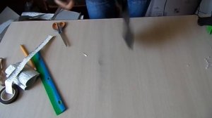 Просто огромные черные розы из гофрированной бумаги