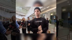 #shaman выходка Шамана на сцене вызвала оторопь у россиян