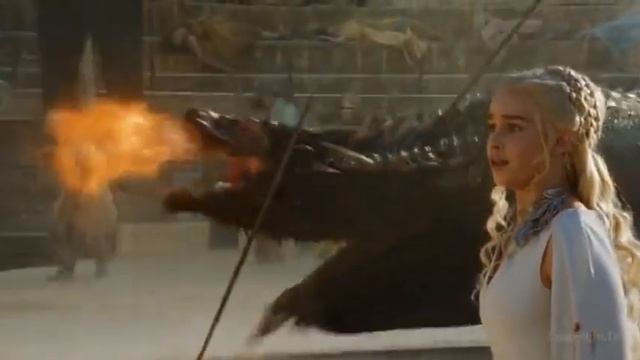 Дрогон спасает Дейенерис от Сынов Гарпии