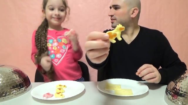 gummy food vs real food video Обычная Еда против Мармелада kids react with gummy challenge смотреть онлайн