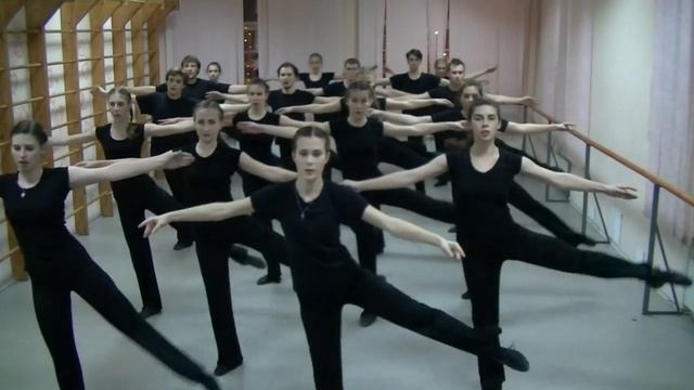 Контрольный урок по современному танцу. Куклы. 2 курс, 1 семестр. Часть 1 смотреть онлайн