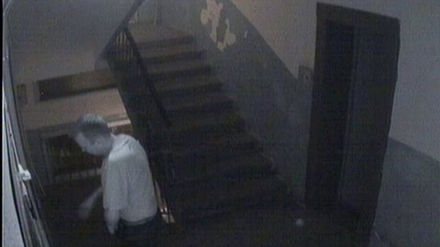 Хотел нассать в мусоропровод - замок спас смотреть онлайн