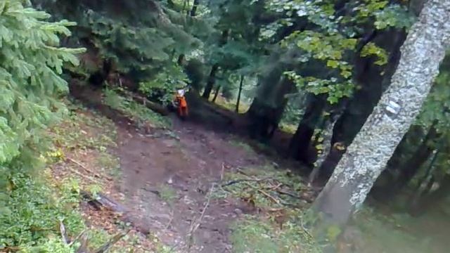 KTM and Yamaha - Up the hill by Shinter Rolman смотреть онлайн