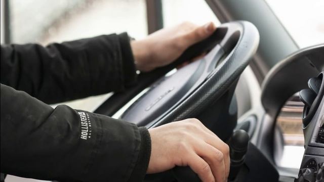 Он кинул мне кружевное белье и приказал надеть. Я была в шоке от поступка мужа моей сестры и стала смотреть онлайн