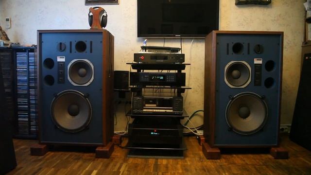 Snowy White - Midnight Blues.mp4 смотреть онлайн