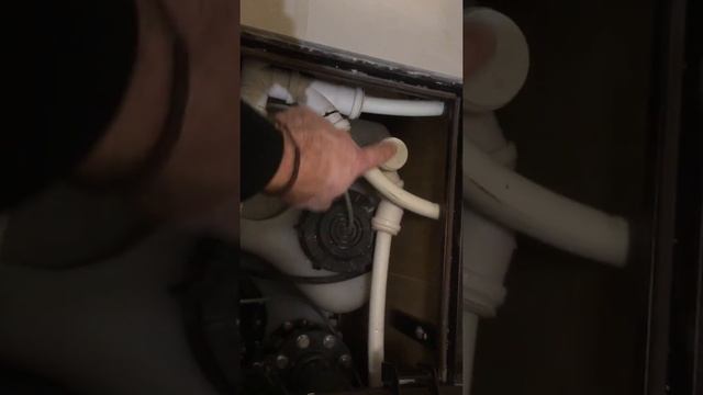 Сухой цокольный этаж при высоких грунтовых водах, решение. Канализационная установка. смотреть онлайн